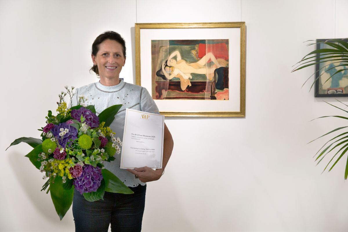 Charlotte Aguttes-Reynier, présidente de l’Association des Artistes d’Asie à Paris,
annonce l’appel à candidature du Prix de la route Mandarine 2026. Paris, 3 septembre 2025.